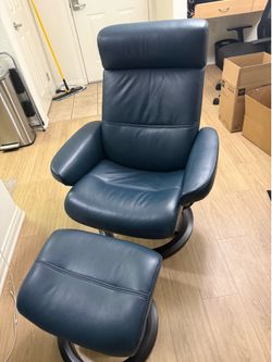 100% Leather Oslo Nordic swivel recliner