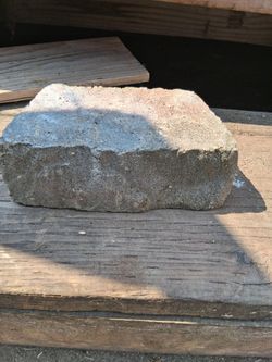 Retaining wall stones