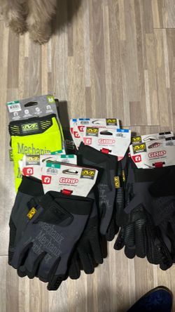 Durable Mechanix Wear work gloves SIZES  M, L, XL COLORS BLACKOUT  & GREEN/BLACK