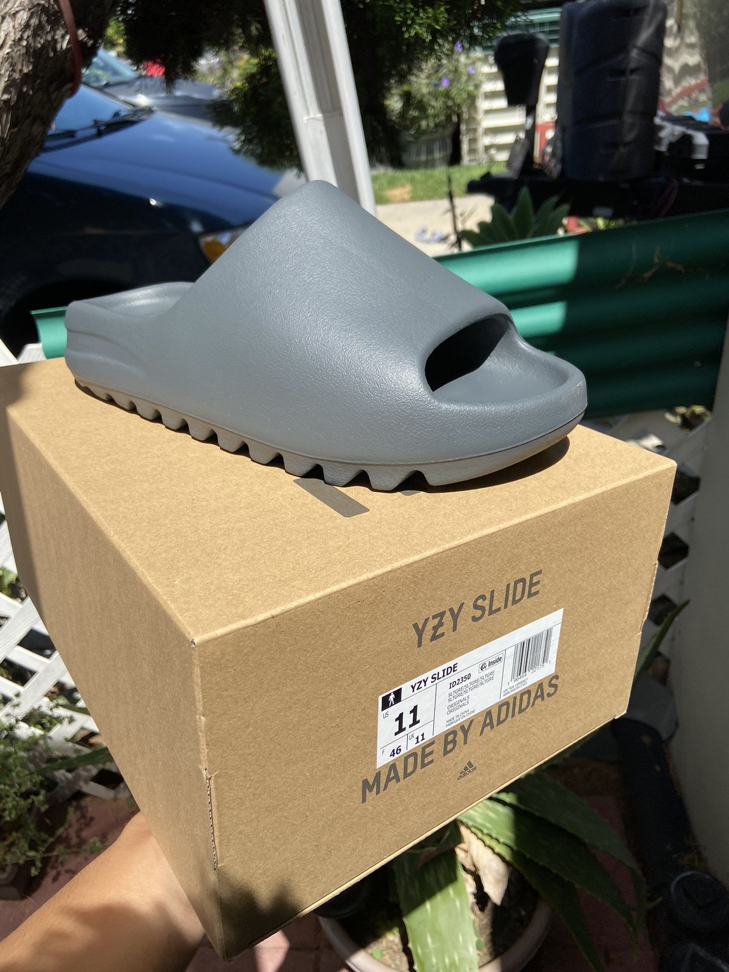 Yeezy Slide Slate Grey