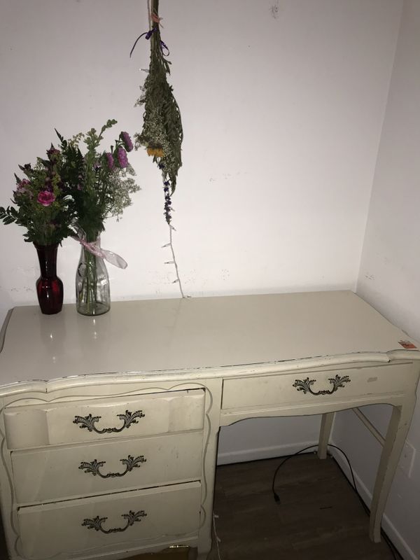 Vintage White Shabby Chic Desk For Sale In El Monte Ca Offerup