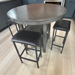 Dinning Table With 4 Bar Stool