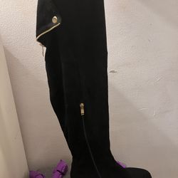 Beautiful Black Suede Knee High Boots 