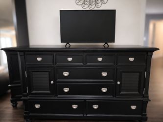 Beautiful Black Solid Wood Dresser
