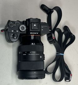 Sony A7R III Full Frame Camera Kit with Sigma 24-70mm f/2.8 DG DN Art Lens + Sony HVL-F28RMA Flash