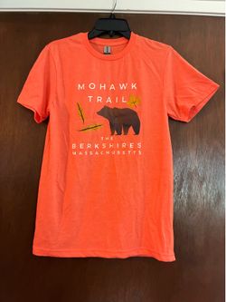 Gildan Mohawk Trail the Berkshire T-Shirt size s