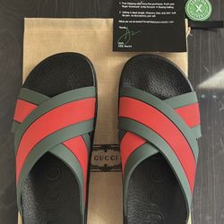 gucci slides size 44 120$