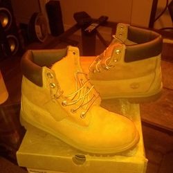 Timberline Boots size 6.5