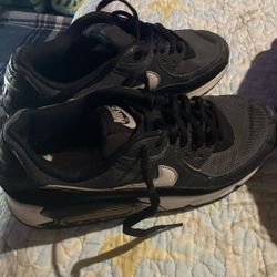 Nike Air Maxes 90 
