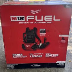 Milwaukee M18 FUEL 155 MPH 650 CFM 18- Volt Lithium-Ion Brushless Cordless Dual Battery Backpack Blower (Tool Only) 
