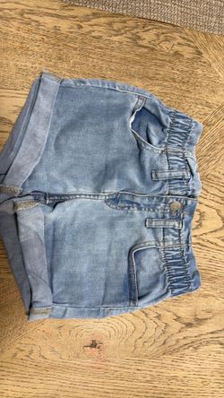 Cat and Jack girl shorts! Size 6!