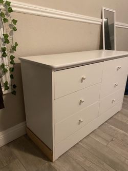 White Drawer / Cajon