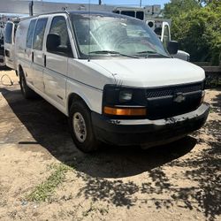 2003 Chevy 3500 Express 