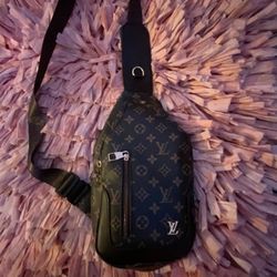 Louis Vuitton Avenue Slingbag PM