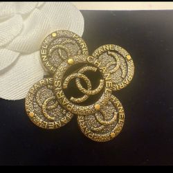 Women brooch