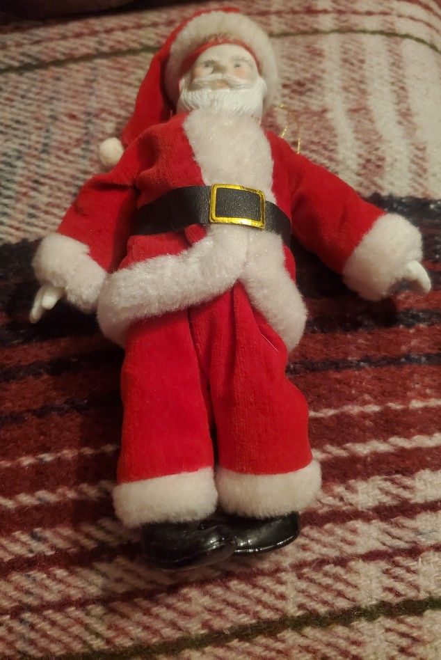 VINTAGE SANTA CLAUS PORCELINE HEAD , HANDS & FEET STUFFED 7 "INCHES ORNAMENT DECORATION PRE-OWNED