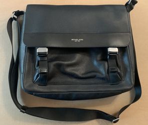Michael Khors Messenger Bag Brand New 