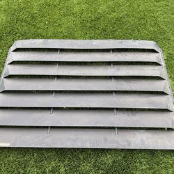 1969 —1970 Ford Mustang ) Rear window louvre