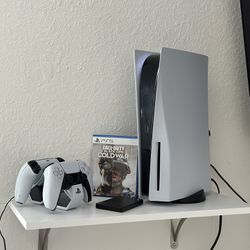 PlayStation SET UP (2 Controllers, 1 Hard Drive Memory, 1 Dual Charger, JBL Headphones and FREE GAME