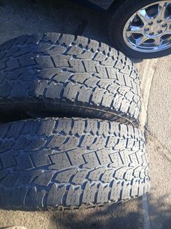35x12.50R17 Toyo open country At2 Tires (2)