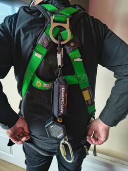 Guardian Fall Protection Series 3 Harness Size XL-XXL and 6 ft Self-Retracting Lifeline $150