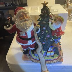 Fitz & Floyd  Santa Mantle Stocking Holder