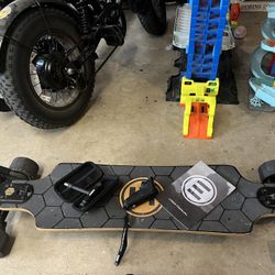 Evolve Electric Skateboard 