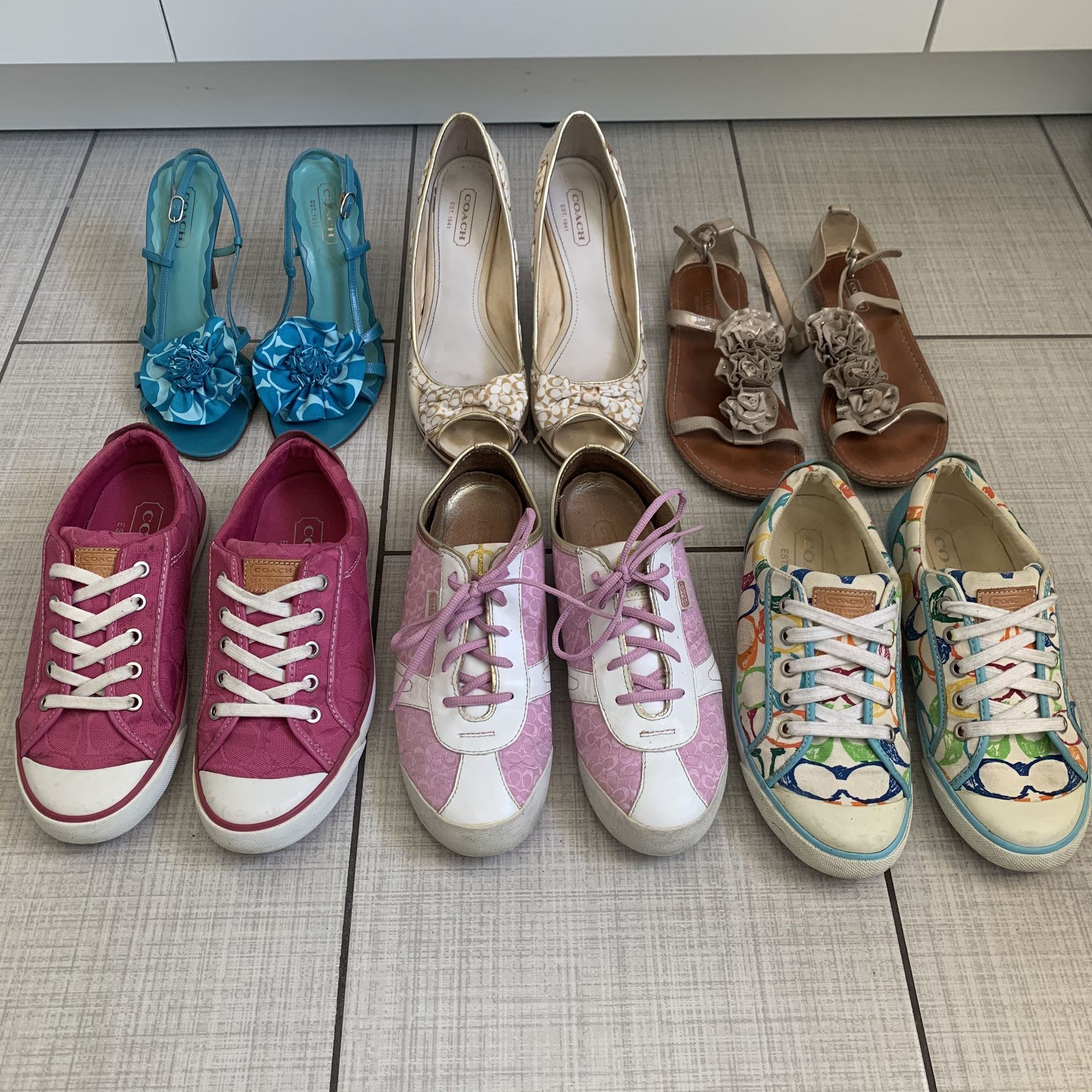 Big Bundle is Women’s Shoes - Size 8 - 24 brand name pairs