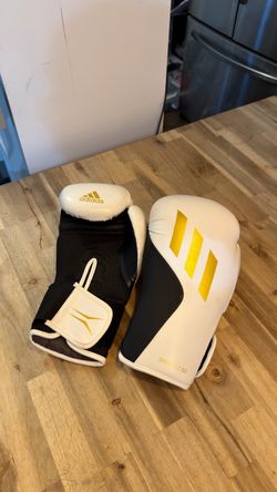 Adidas Speed TILT 150 Boxing Gloves 10 oz White Black Gold NEW Unused