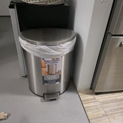 Sexto De basura 13 Galones,bien grande ,como nuevo