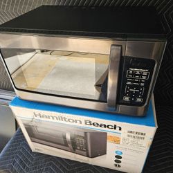 Hamilton Beach Microwave, Like New!