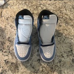 Air Jordan 1 University Blue