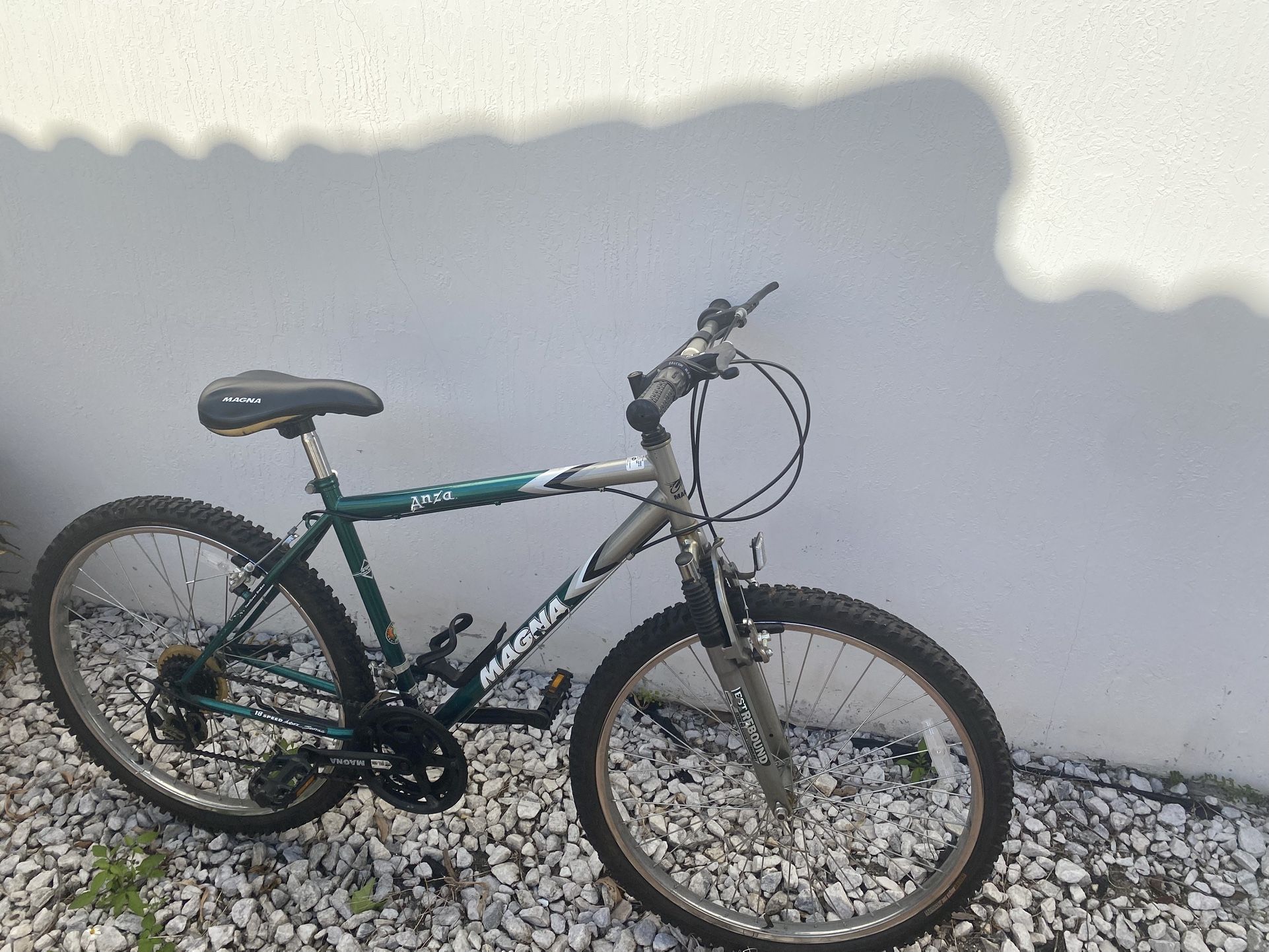Mountain Bike Size 26 Magna