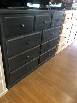Pinewood 9 Drawer Dresser