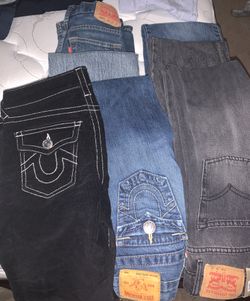 BOYS JEANS (True religion, Levi, etc)