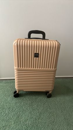 ✈️Typo 20 Inch Carry On Suitcase in Latte features a durable ABS/Polycarbonate blend shell