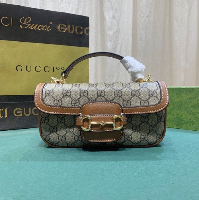 Chain-shaped cross-body bag