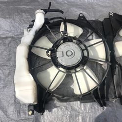 Honda civic fans with coolant reservoir