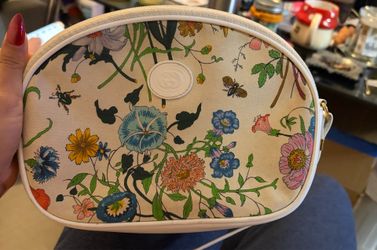 Vintage Gucci Flora Canvas  Crossbody Bag