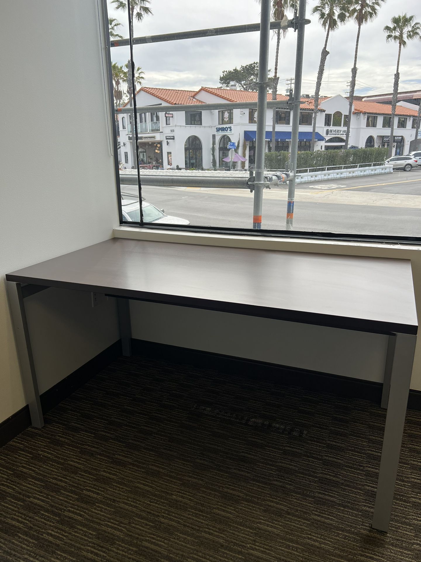 Desk (pick Up Only And Cash Only) 