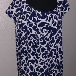 18/20 DRESS BARN WOMANS SHORT SLEEVE TOP