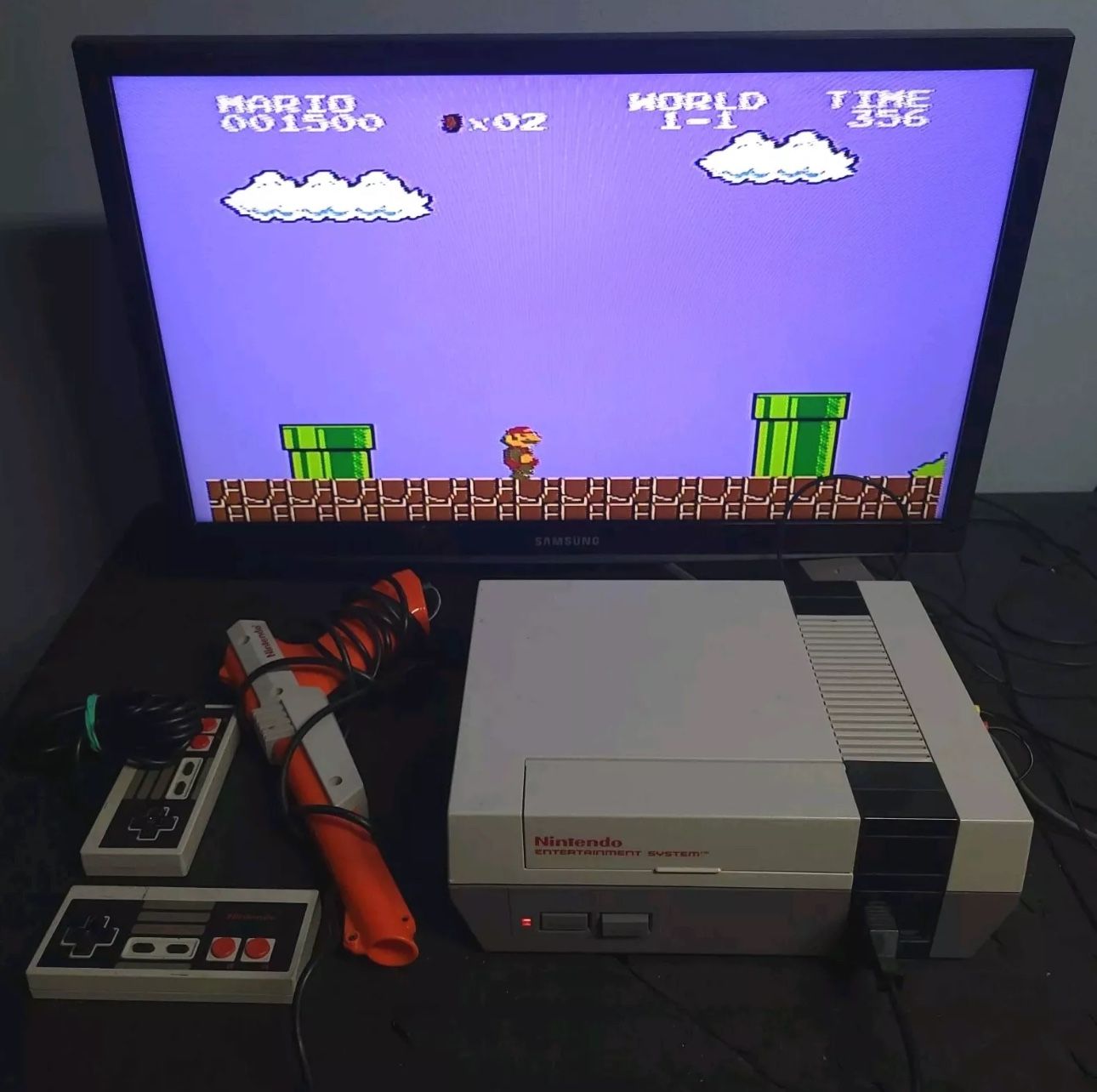 Nintendo NES-001 Console Bundle