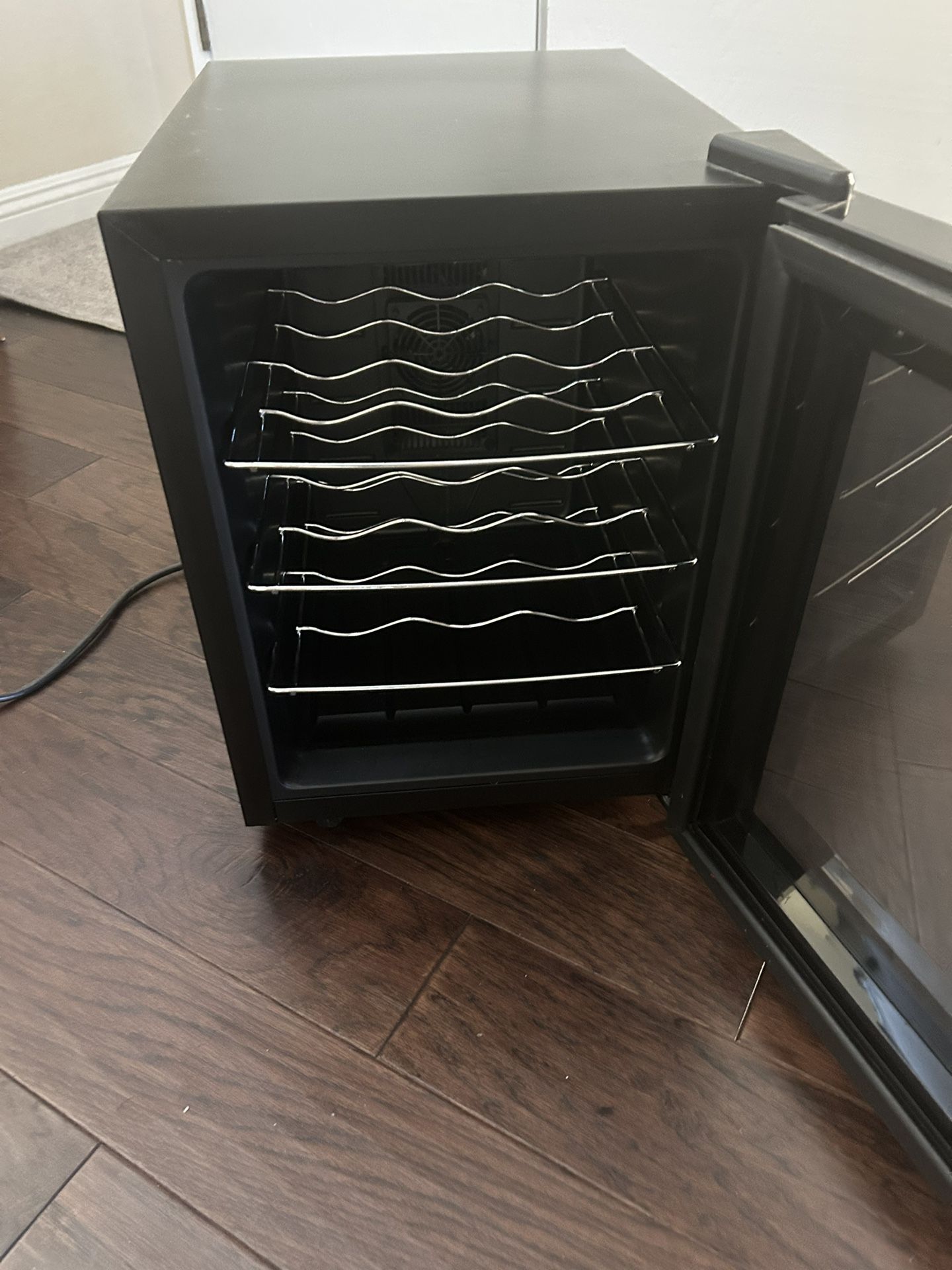 Magic Chef 12-Bottle Single-Zone Wine Cooler in Black