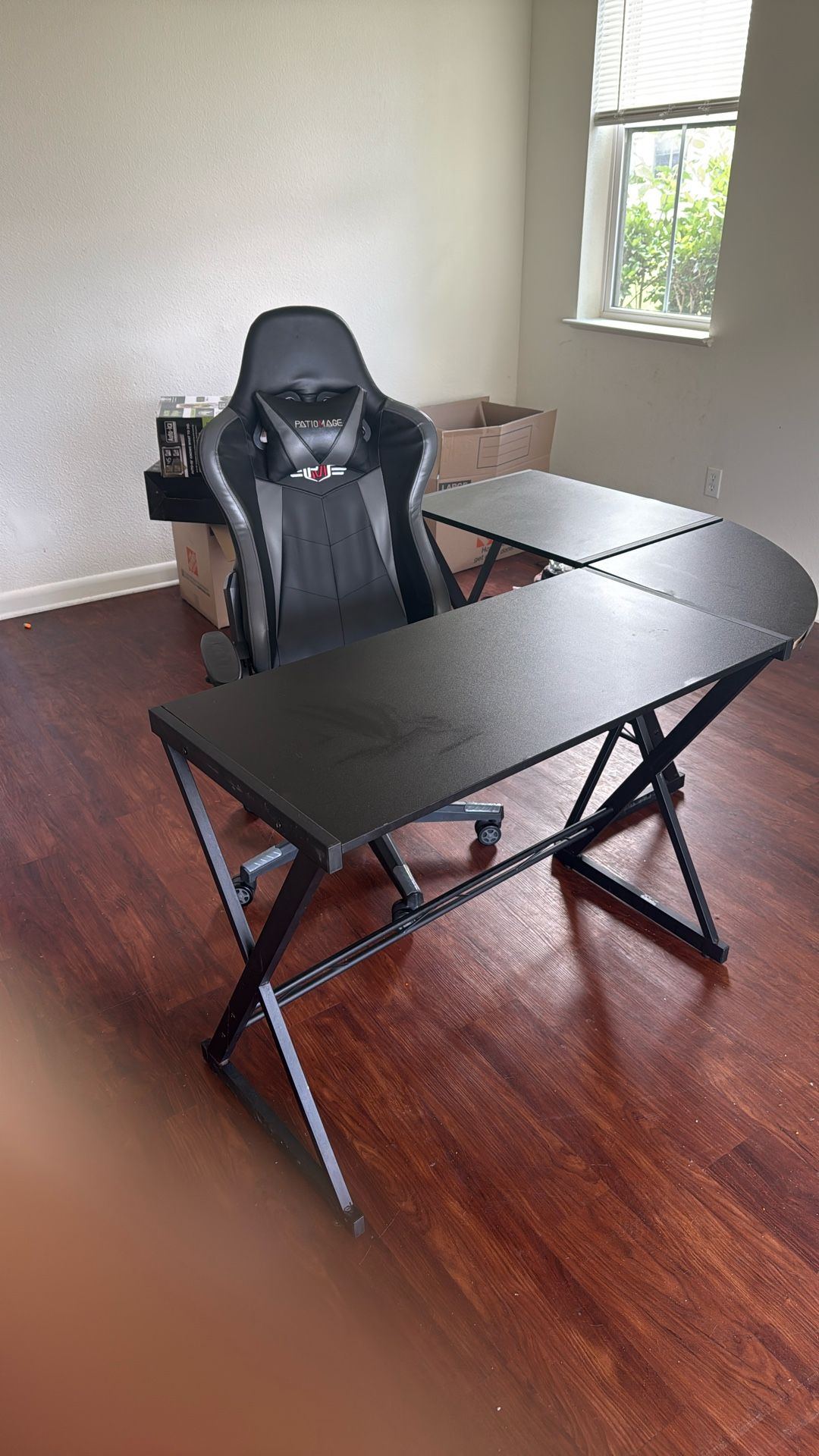 Desk + Gaming Chair 