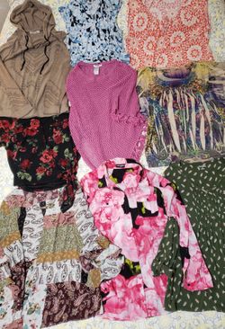 Women's Tops, Size XL! Collection Of Nine Tops In A Variety Of Styles And Colors, Price For All!