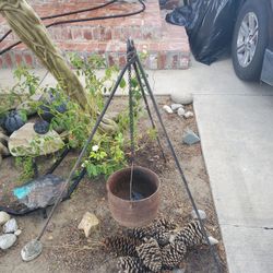 Cast Iron Cauldron with Tripod Stand