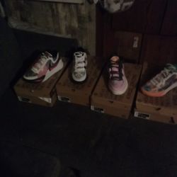 HURRY MUST GO BRAND NEW NIKES 