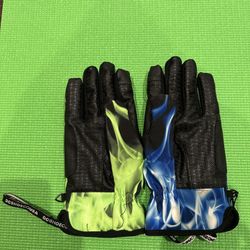 DC Shoes Ski / Snowboard Gloves – Good Condition