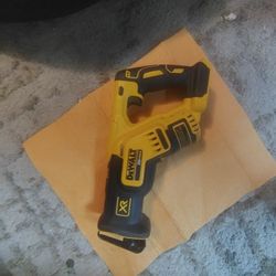 Brand New DeWalt 20V Max XR Cordless Brushless Compact Reciprocating  Saw DCS367