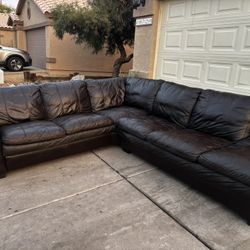 Genuine leather brown sectional (DELIVERY AVAILABLE 🚚)